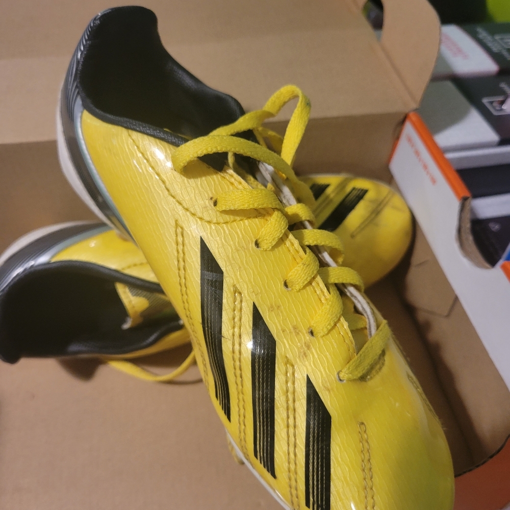 Adidas F30 Trx FGYouth Soccer Cleats - Picture 1 of 3